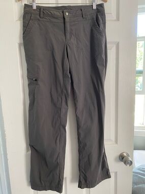 Eddie Bauer Men's Cargo Pants in Dark Gray
